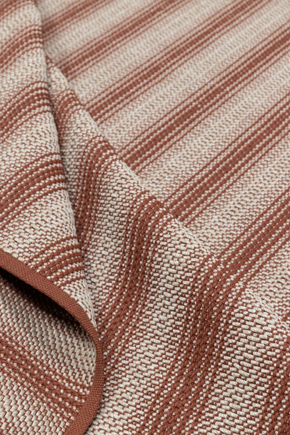 Полосатый напольный прямоугольный полипропиленовый ковер Edition Bougainville Atlantide ARCH-00127360 - Вид №1