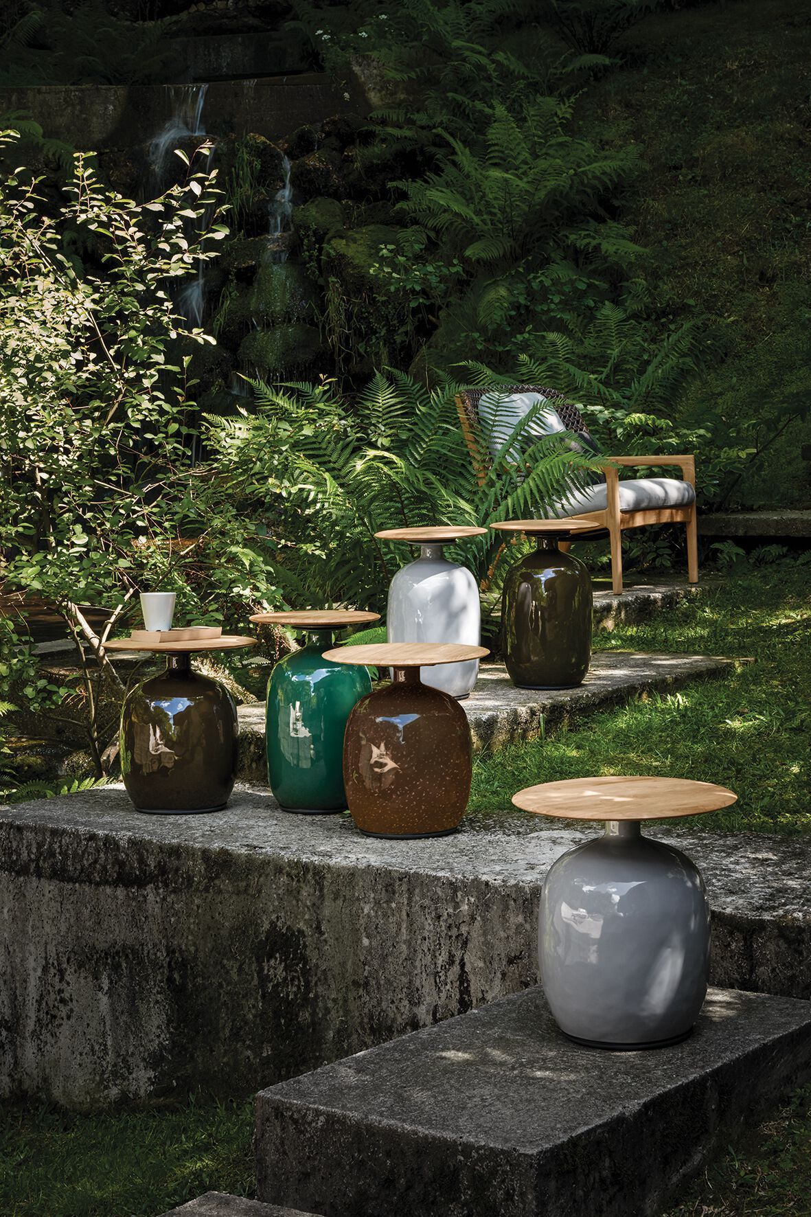 Круглый высокий садовый столик из керамики и тика Gloster ARCH-00062417 - Вид №7