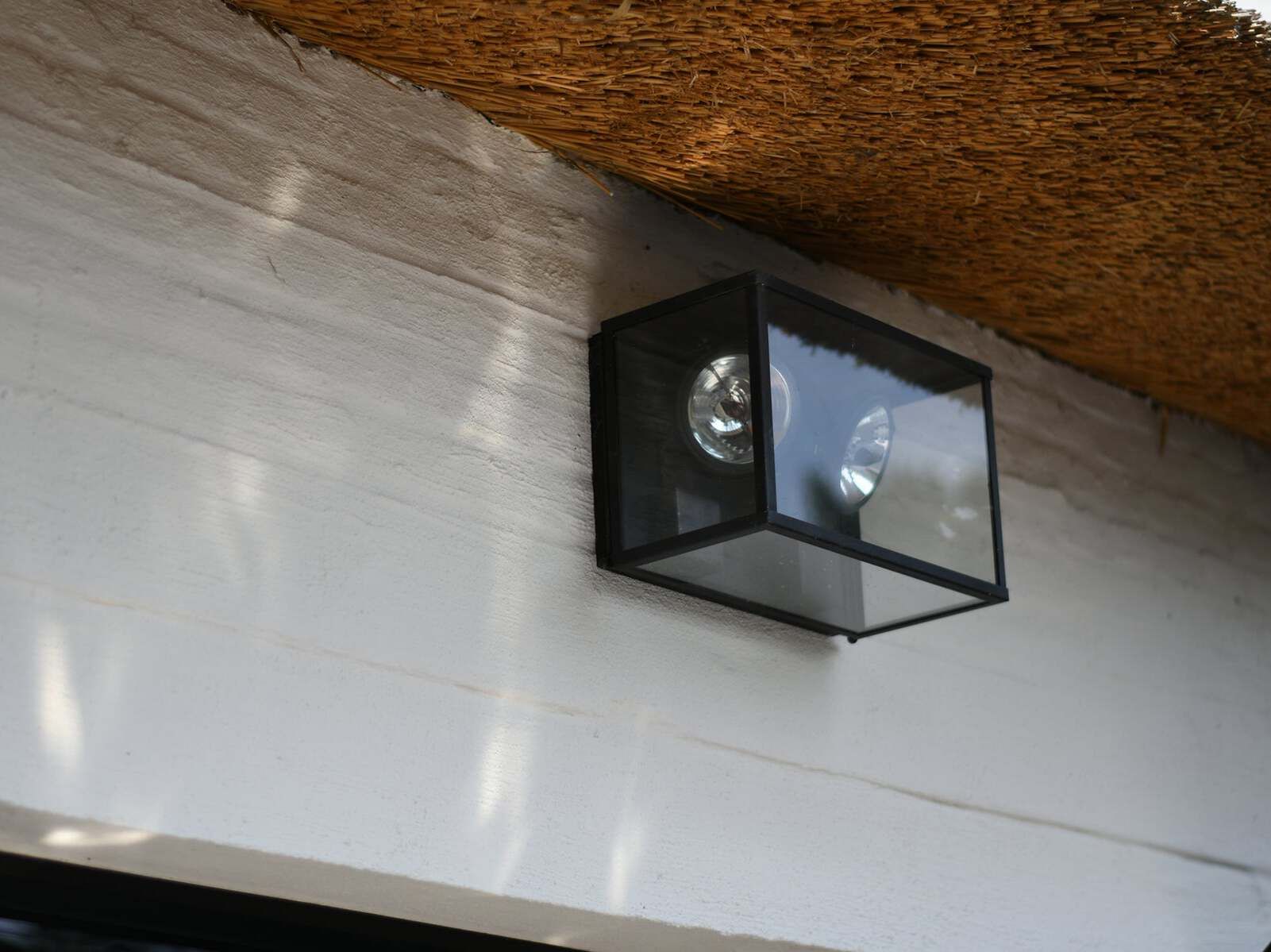 Латунная светодиодная наружная настенная лампа Authentage Lighting Vitrine ARCH-00074105 - Вид №2