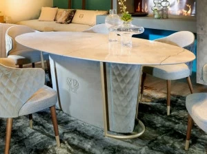 Former In Italia Овальный мраморный стол и основание со стеганой крышкой Brera