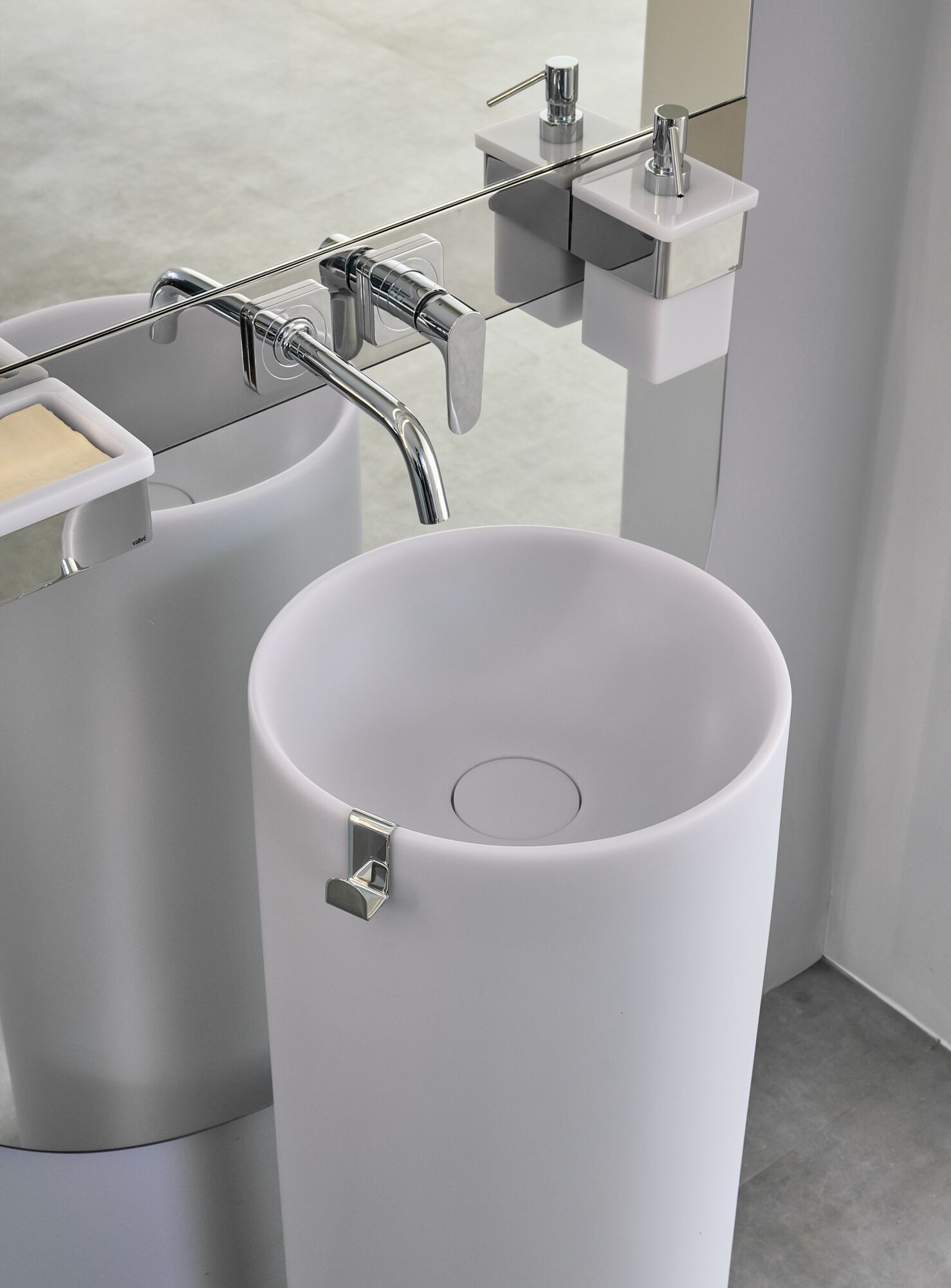 Отдельно стоящая стиральная машина для рук из смолы Vallvé VEXO ARCH-00134310