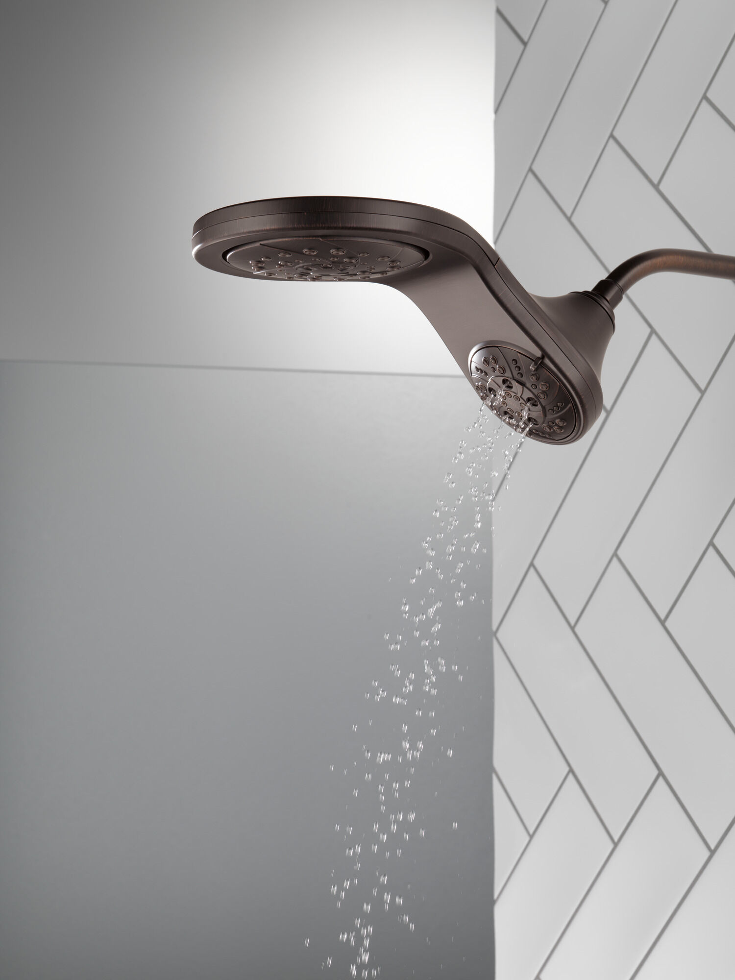 58581-RB25-PK HydroRain® H2Okinetic® 5-регулировочная душевая лейка два в одном Delta Faucet Universal Showering Венецианская бронза  - Вид №14