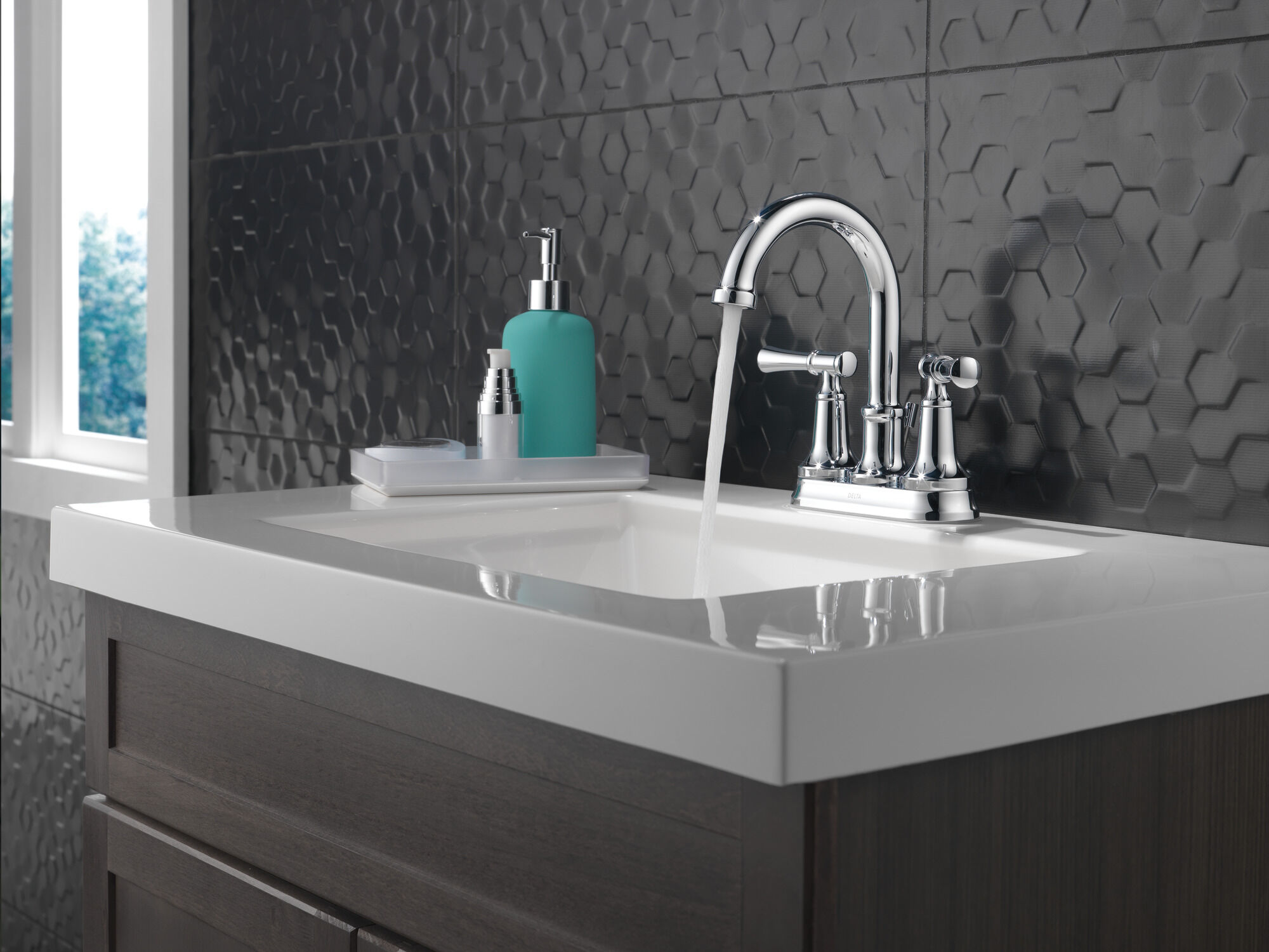 25747LF-BL Смеситель для ванной комнаты с двумя ручками Delta Faucet DELTA Матовый черный - Вид №2