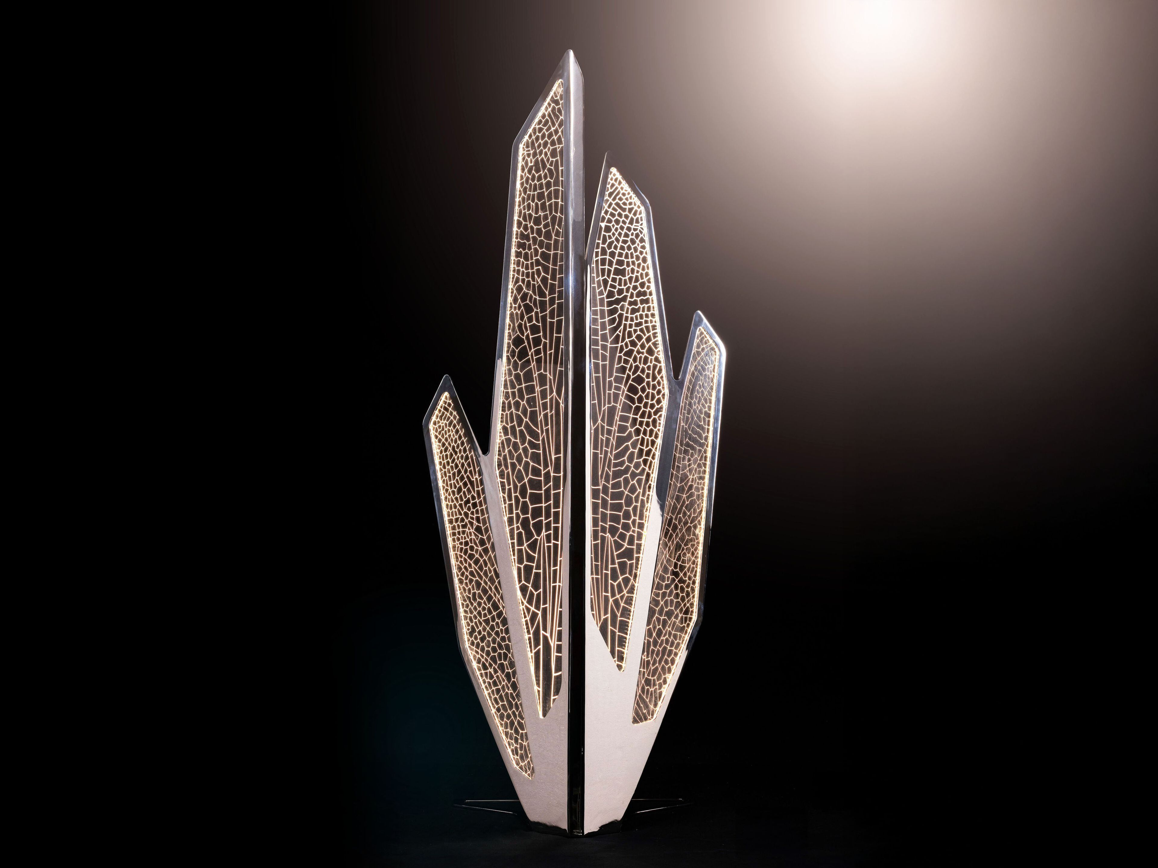 Световая скульптура с фотокаталитической обработкой Creazione SUGO FOGLIA LIBELLULA CHROMATO Limited Edition 2025 ARCH-00095213