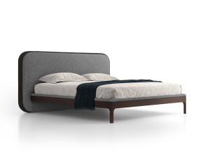 Деревянная двуспальная кровать с мягким изголовьем