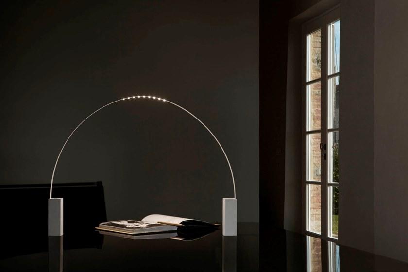 Martinelli Luce Гибкая настольная лампа из алюминия и смолы  823  - Вид №20