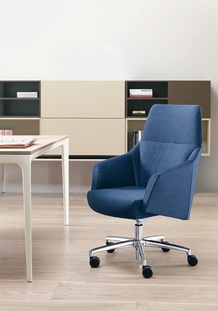 Sesta Стул для руководителя со средней спинкой Dama Da-107 - Вид №1