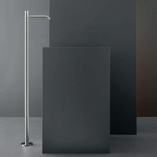 Свободно стоящий смеситель для раковины H. 1100 мм с поворотным носиком для потока фонтанировать, отверстие в холодной воде  INV08 CEADESIGN  - Вид №1