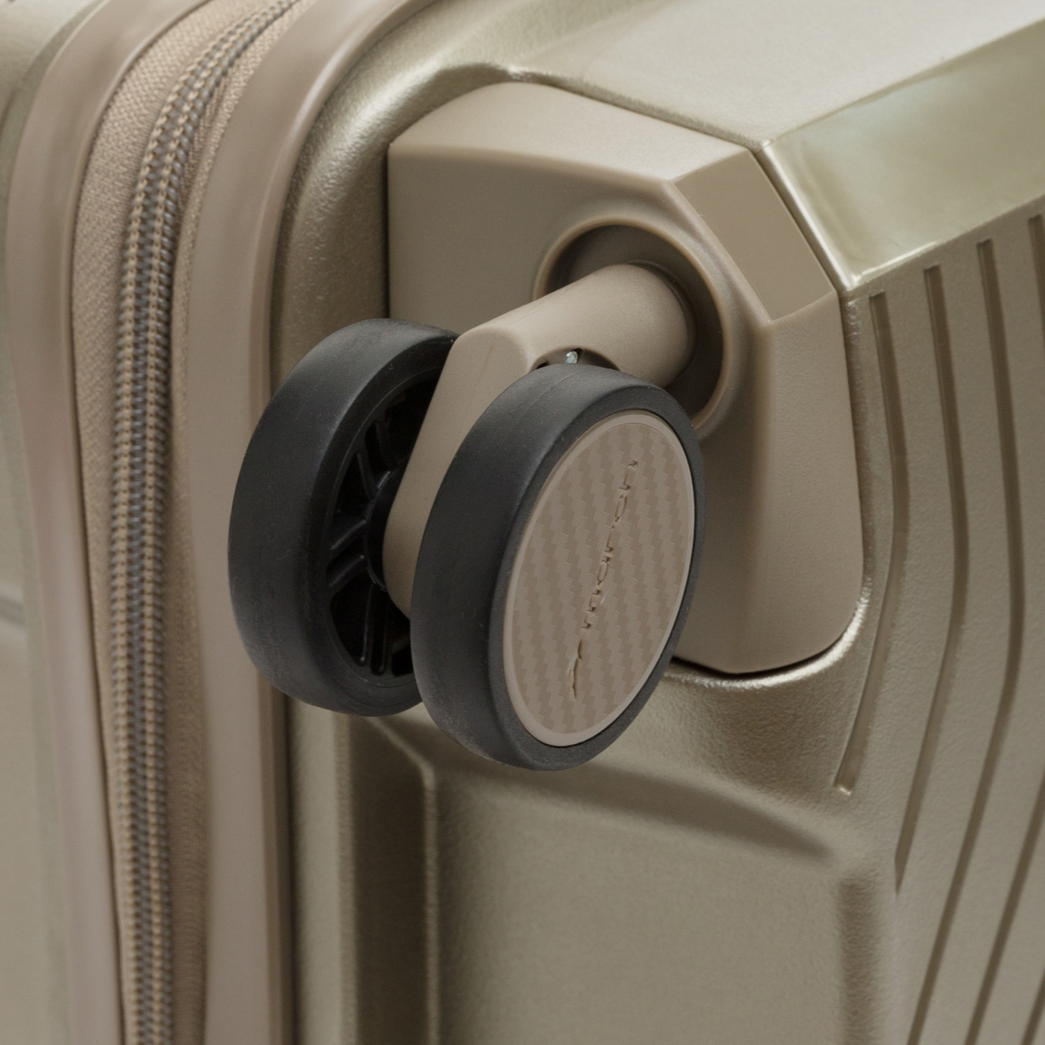 M1260-86-52 Чемодан M1260*52 S March Gotthard  - Вид №4