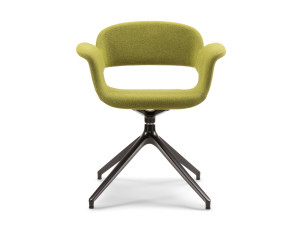 Кресло на деревянном насесте с подлокотниками