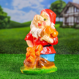 90756256 Садовая фигура Гном с кабачками красный 23х21х36 см STLM-0369659 ХОРОШИЕ СУВЕНИРЫ