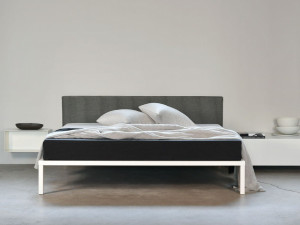 Мягкое изголовье для двуспальной кровати