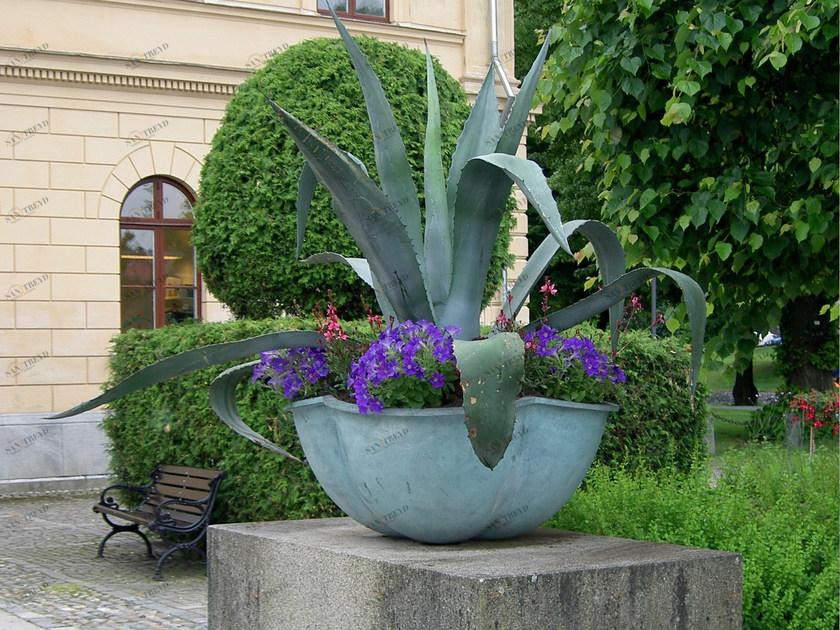 Nola Industrier Кашпо для общественных мест из бронзы sun-id-1491139