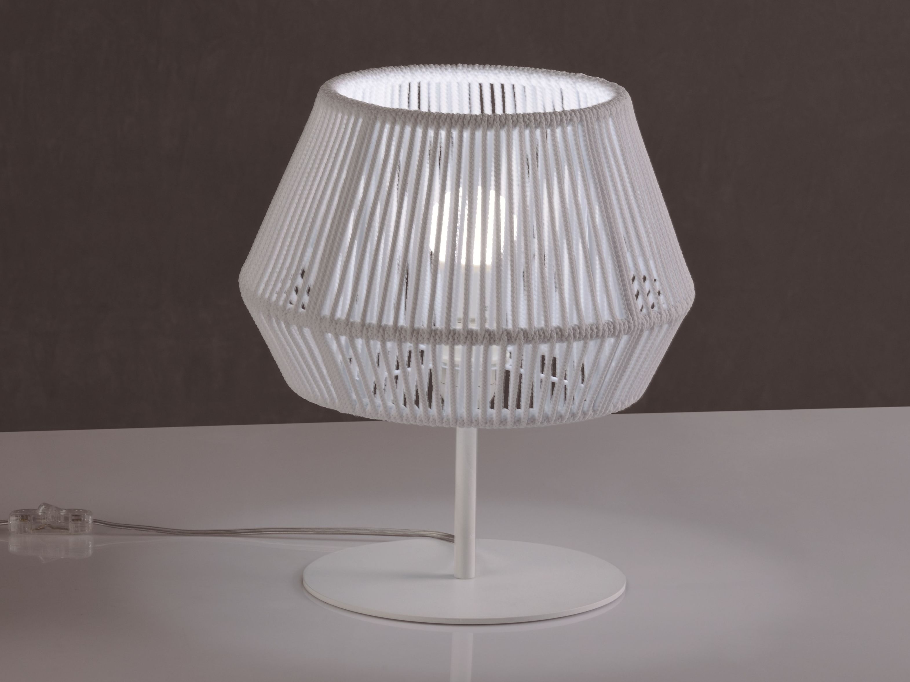 Светодиодная настольная лампа ручной работы Olé Lighting Banyo ARCH-00124532 - Вид №3