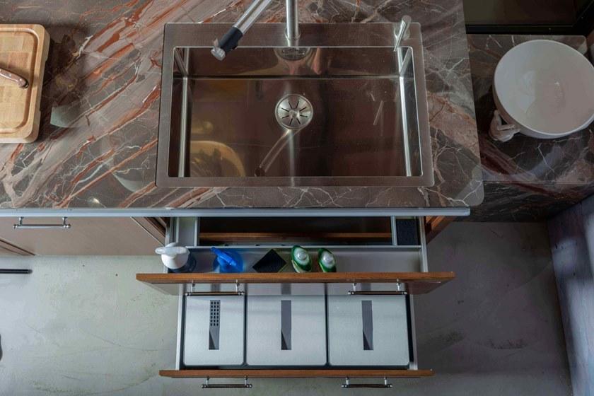 Martini Interiors Кухня на заказ из эвкалипта с ручками с полуостровом Essenza sun-id-1470554 - Вид №1