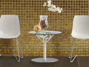 Круглый стеклянный журнальный столик