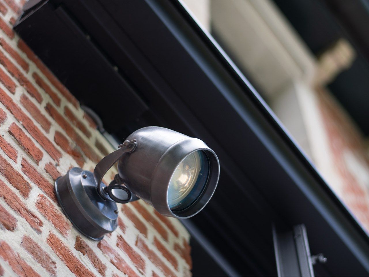 Латунь регулируемый открытый настенный светильник Authentage Lighting Macro ARCH-00007935