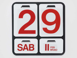 Вечный настенный календарь