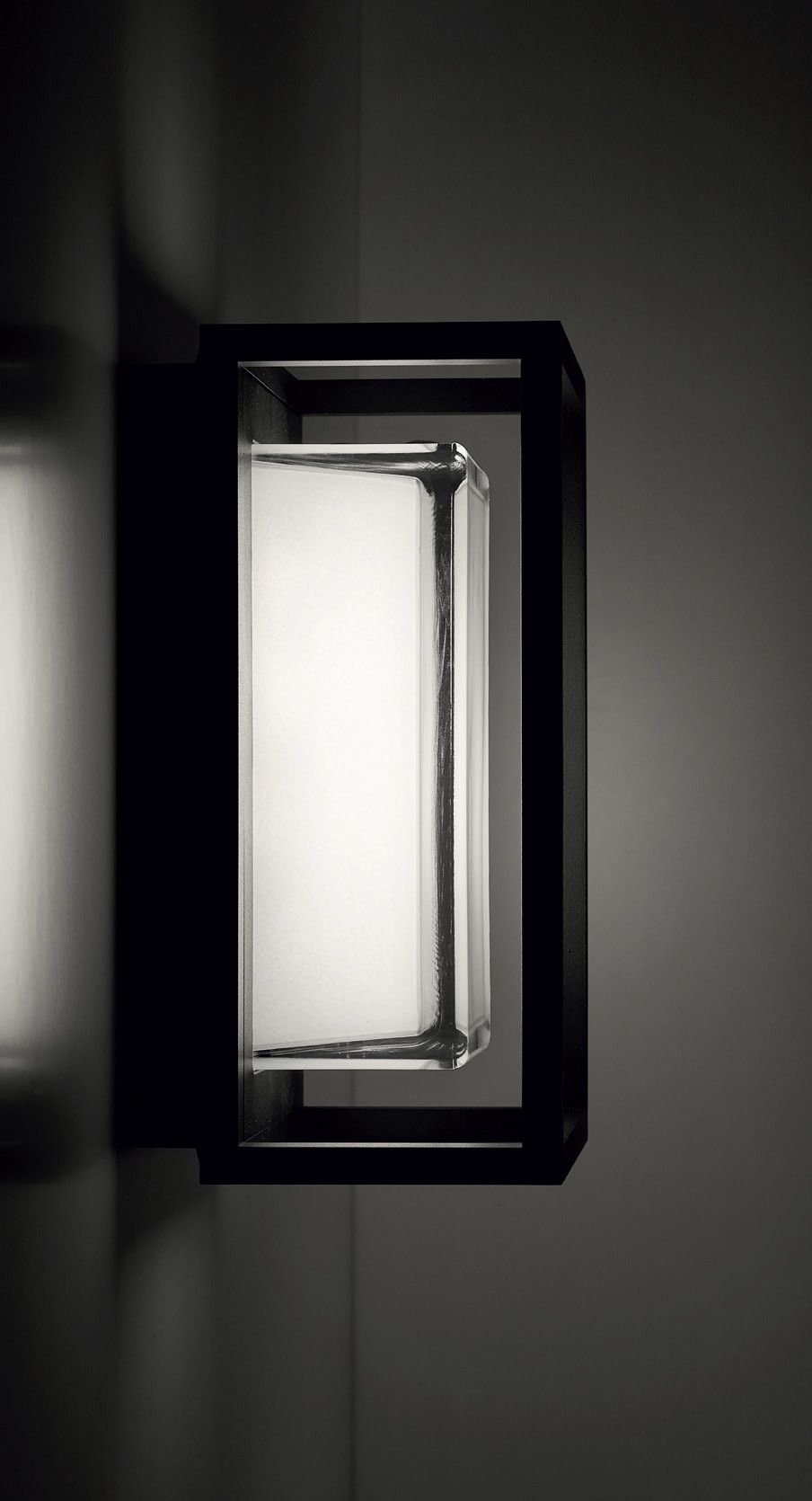 Стеклянный светодиодный настенный светильник Deltalight Montur ARCH-00004964