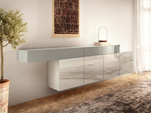 Стеклянный подвесной шкаф