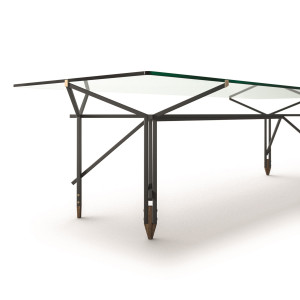 Стальной и стеклянный стол