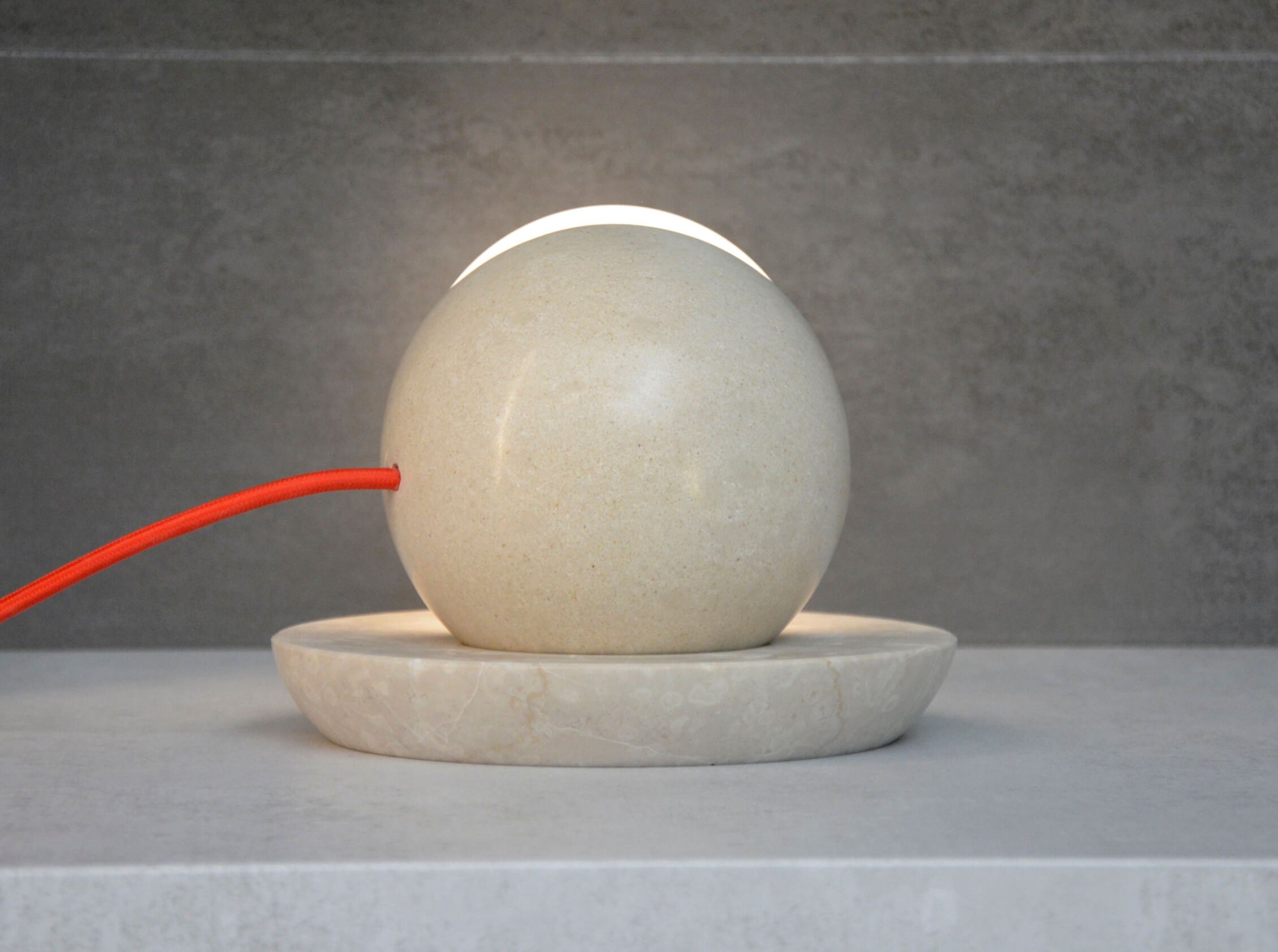 Светодиодная настольная лампа из камня Brillamenti Луна ARCH-00063822 - Вид №3