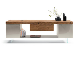 Шкаф из дерева и стекла