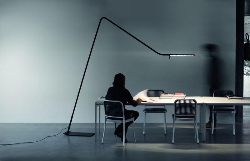 Martinelli Luce Регулируемый светодиодный торшер из алюминия Colibrì 2284/ne Colibri - Вид №1