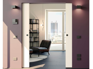 Подрамник для раздвижных дверей с проходом для жгута проводов