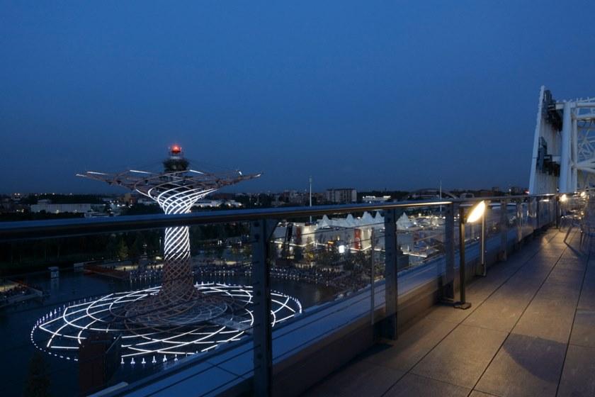 iGuzzini Светодиодный столбик из алюминия и стекла Ellipse sun-id-1415095 - Вид №1