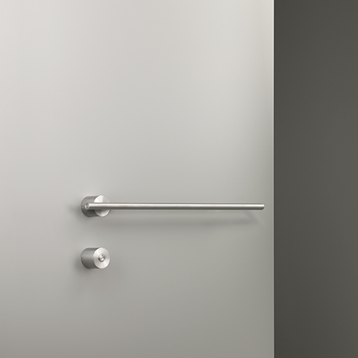 Электрический полотенцесушитель Л. 580 мм, кнопка питания включена  EQB11 CEADESIGN  - Вид №2