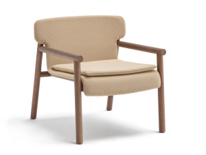 Тканевое кресло с подлокотниками