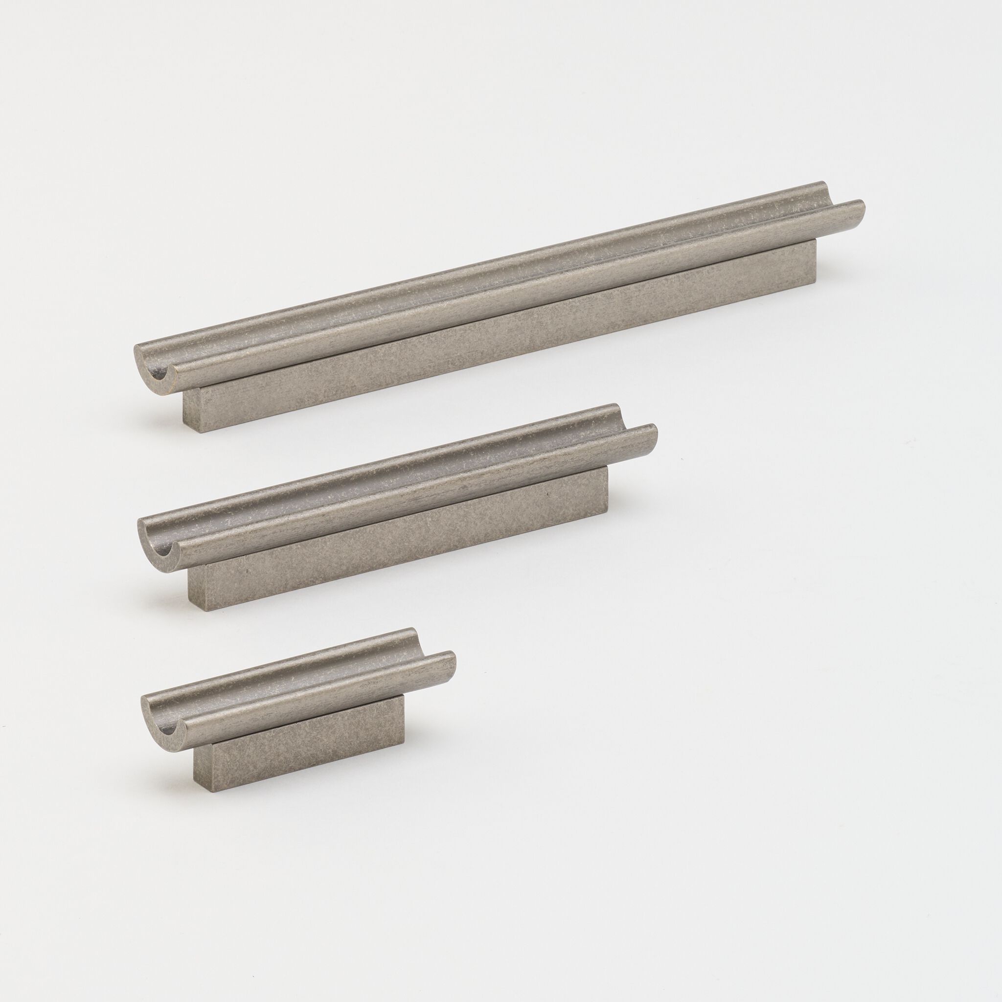 Латунная мебельная ручка Lo & Co Interiors Line Series ARCH-00028070 - Вид №28