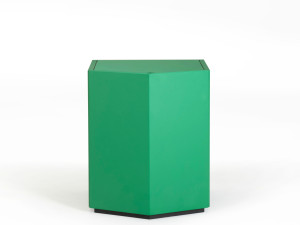 Деревянная тумбочка