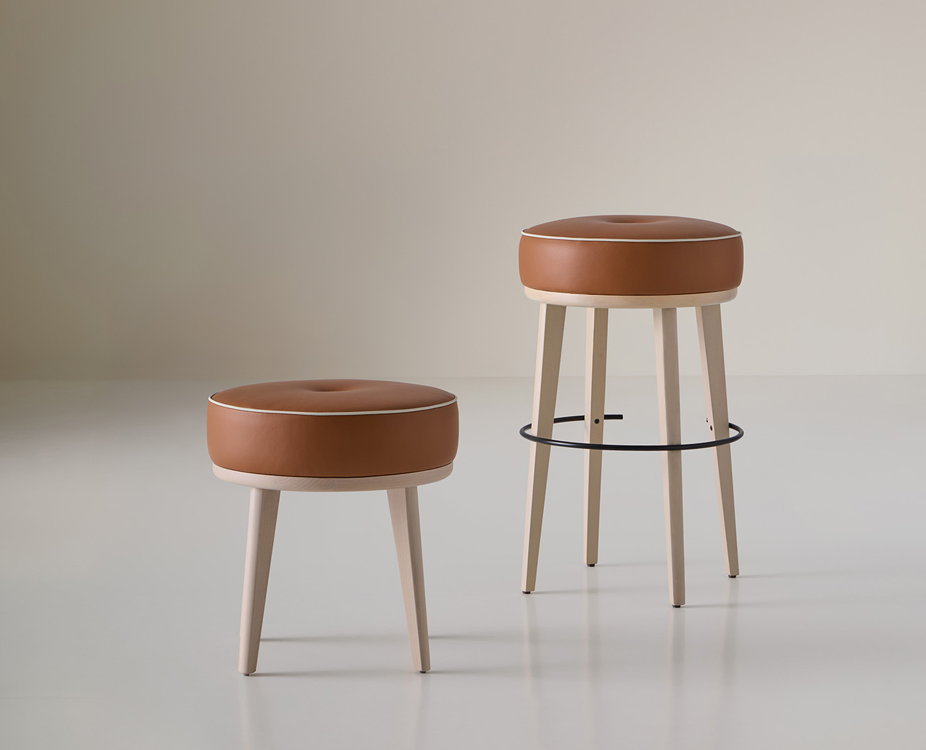 Клубный низкий табурет Club A7506 Coleccion Alexandra - Вид №2