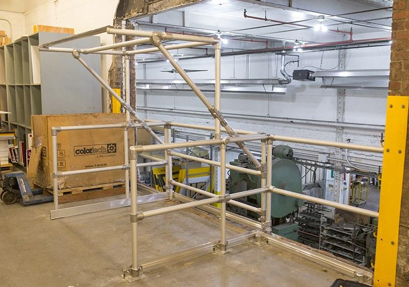 ArtSteel Подъемно-поворотная дверь из горячеоцинкованной или окрашенной в желтый цвет стали Palletgate Sgpgtyagv Santreyd  - Вид №2