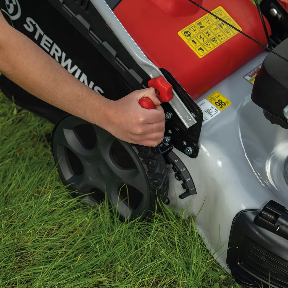 Бензиновая самоходная газонокосилка STERWINS с мульчированием и травосборником 84491063 STLM-0963465 - Вид №11