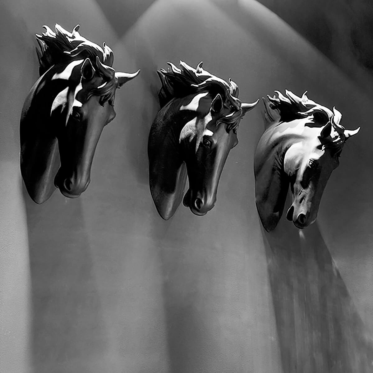 600241-10 ABHIKA ЛОШАДЬ НА ПОДВЕСКЕ BISC. WHITE  - Вид №3