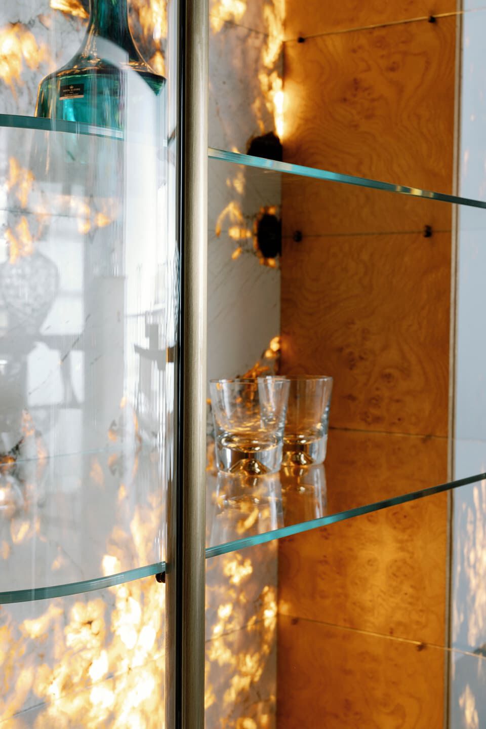 Витрина со встроенным освещением Greenapple PENEDO ARCH-00039957 - Вид №10