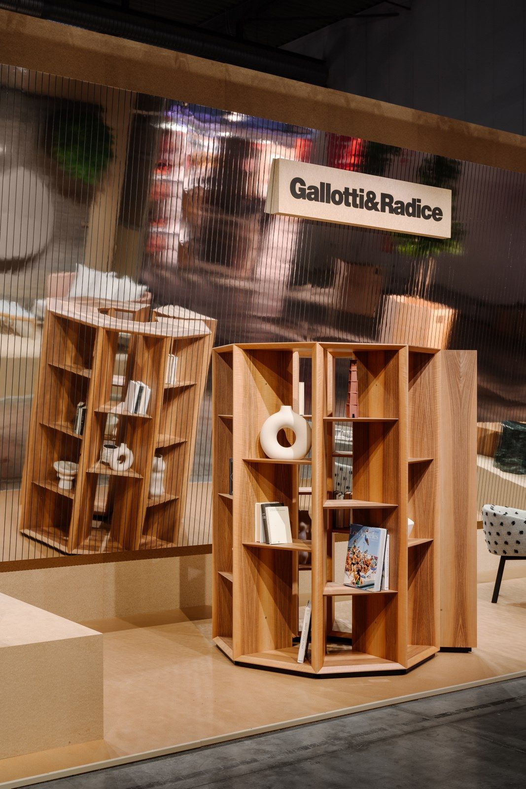 Книжный шкаф из грецкого ореха Gallotti&Radice Prism ARCH-00133969 - Вид №10