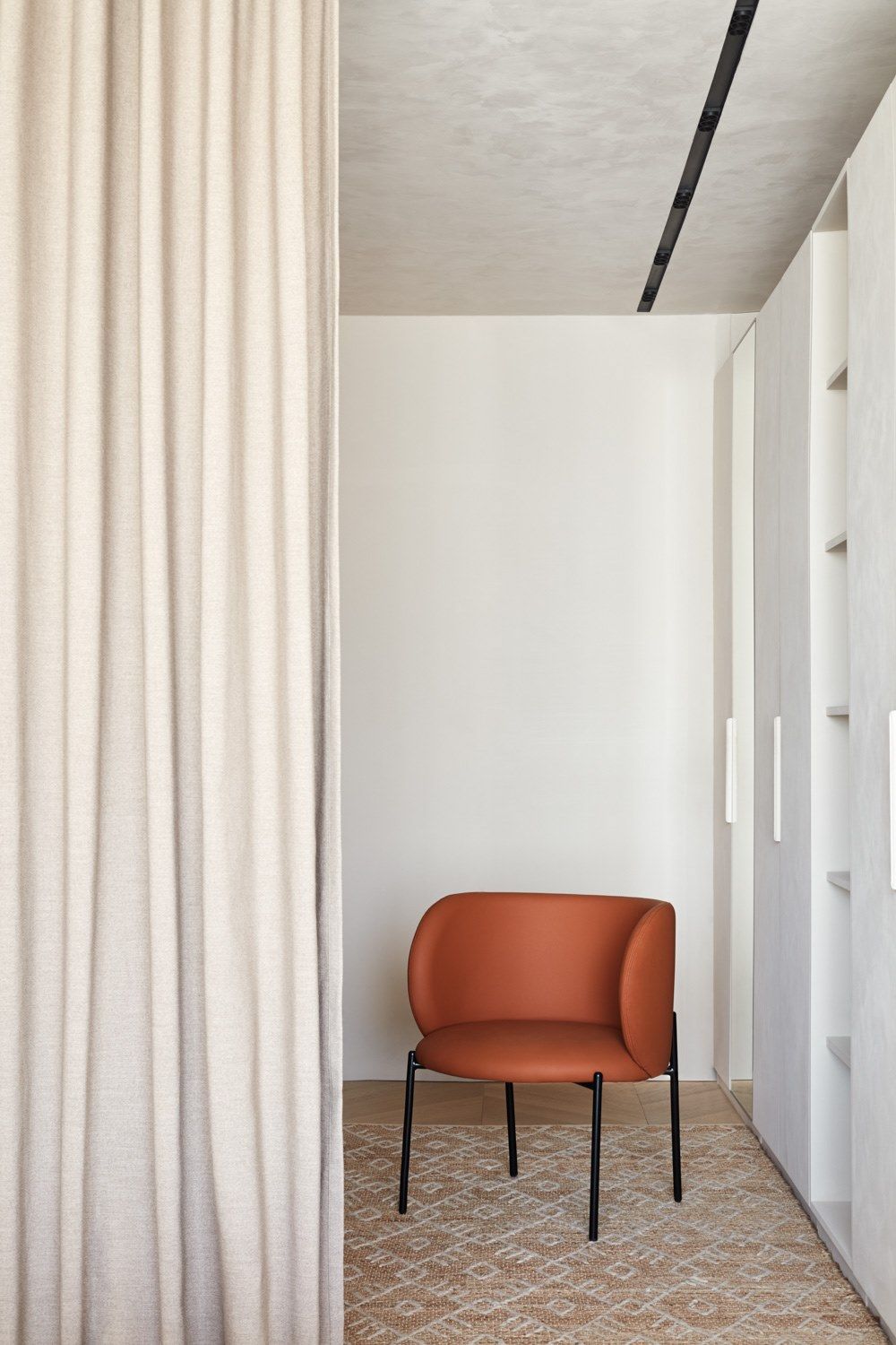 Кресло из искусственной кожи с подлокотниками TEULAT Mogi ARCH-00092240 - Вид №27