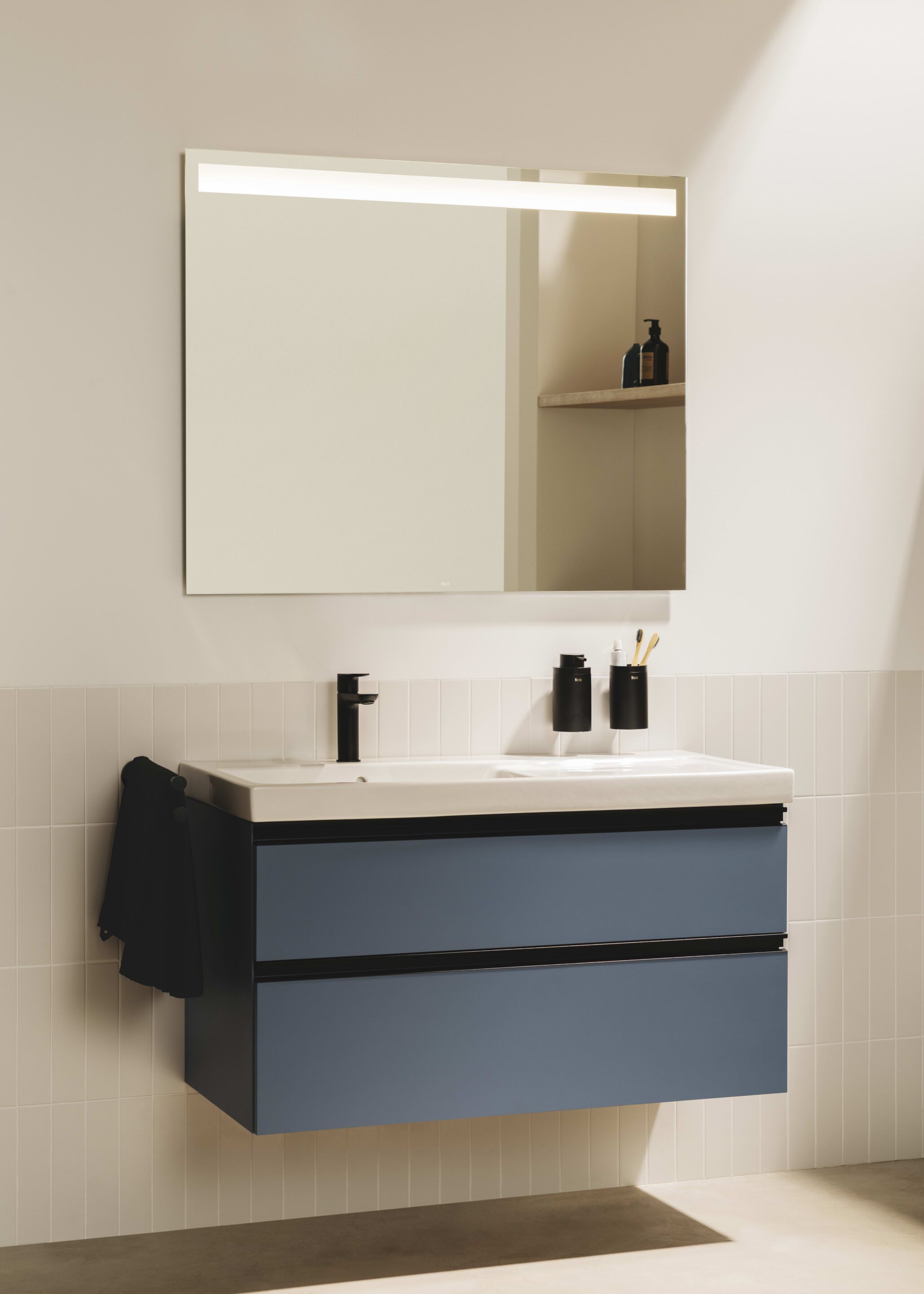 Прямоугольное зеркало со встроенным настенным освещением Roca EIDOS 8123 ARCH-00032296 - Вид №8