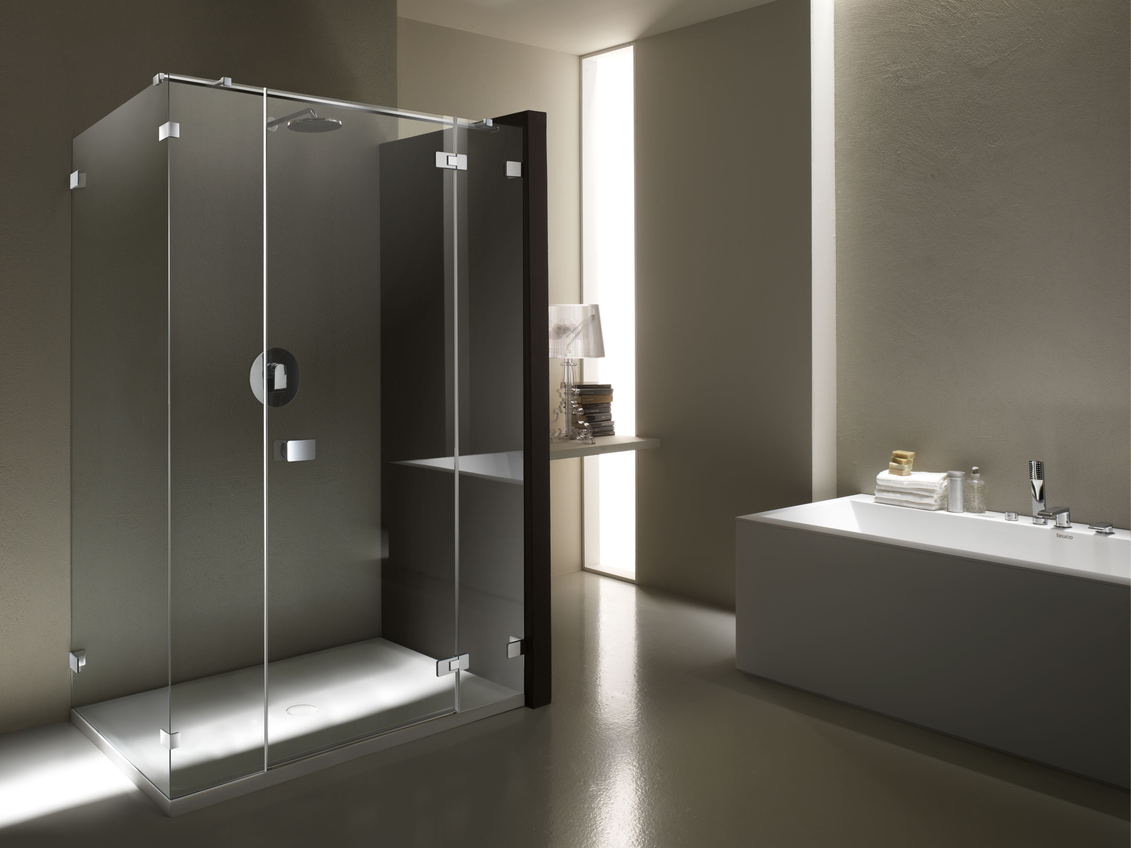 Угловая душевая кабина из закаленного стекла с распашной дверью Provex Industrie X-Line ARCH-00115862 - Вид №1