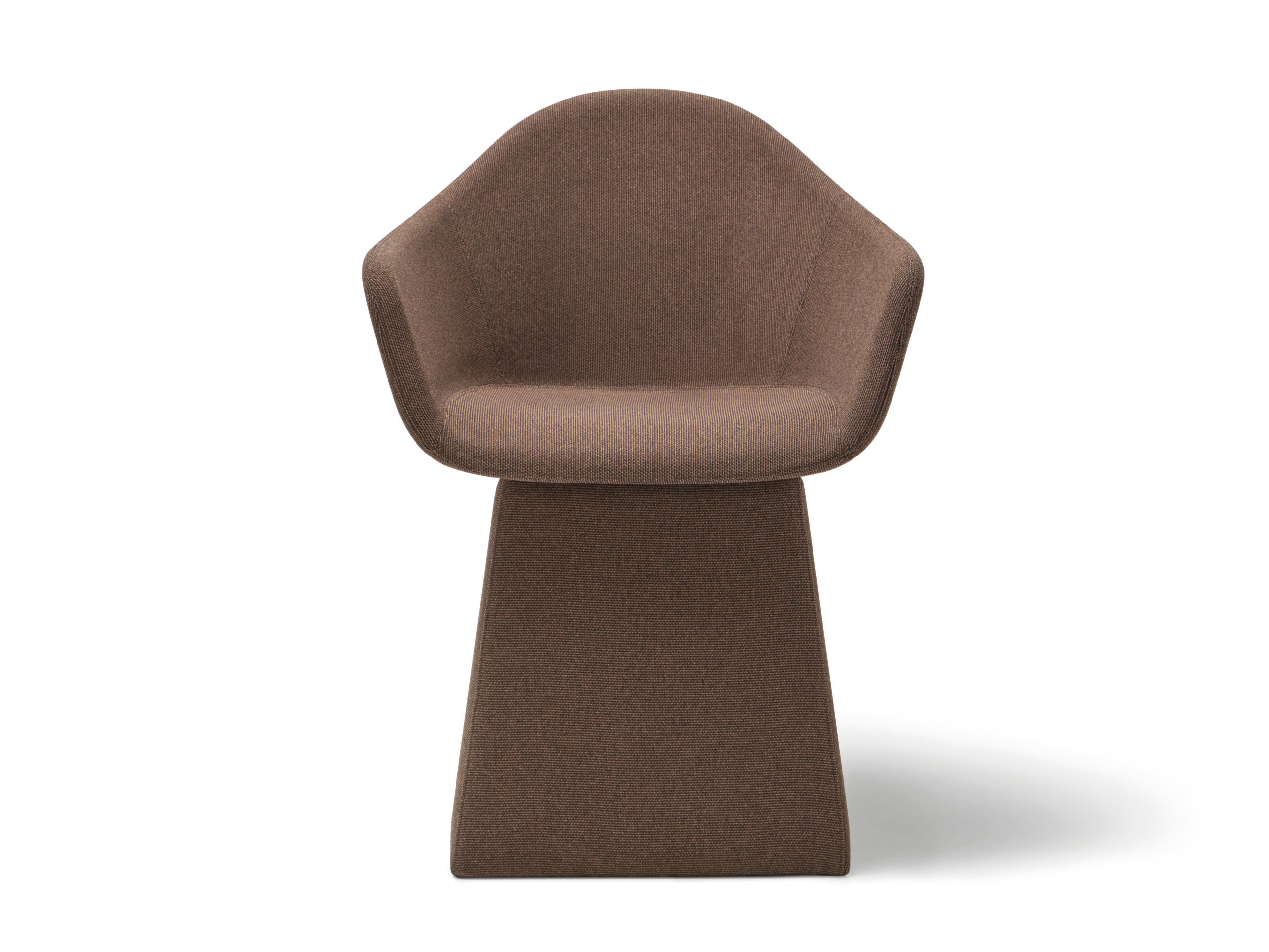 Мягкий тканевый стул с подлокотниками Blasco&Vila Nomad ARCH-00129804