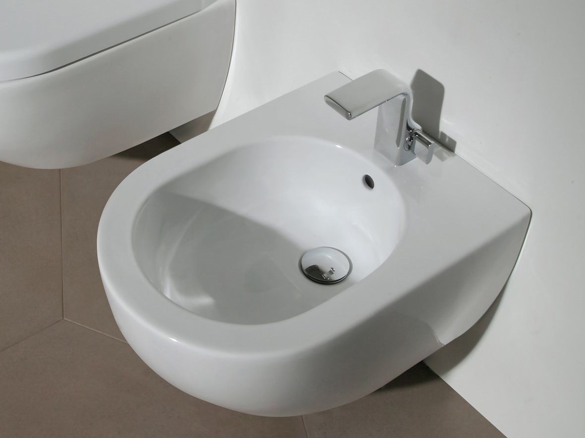 Керамическое подвесное биде с переливом Ceramica Flaminia приложение ARCH-00027913 - Вид №1