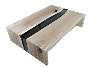Прямоугольный журнальный столик из массива дерева и смолы