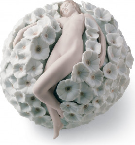 10669040 LLADRO Фигурка Lladro "Мечты в цветах" 20x17см Фарфор