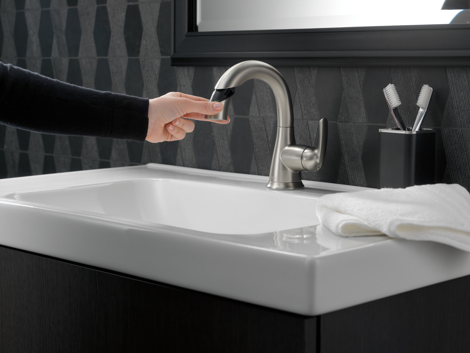 Выдвижной смеситель для ванной комнаты с одной ручкой Delta Faucet 15765LF-SPPD - Вид №5