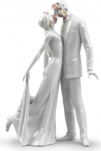 10669114 LLADRO Фигурка Lladro "Любовь I (цветы)" 21х32см Фарфор