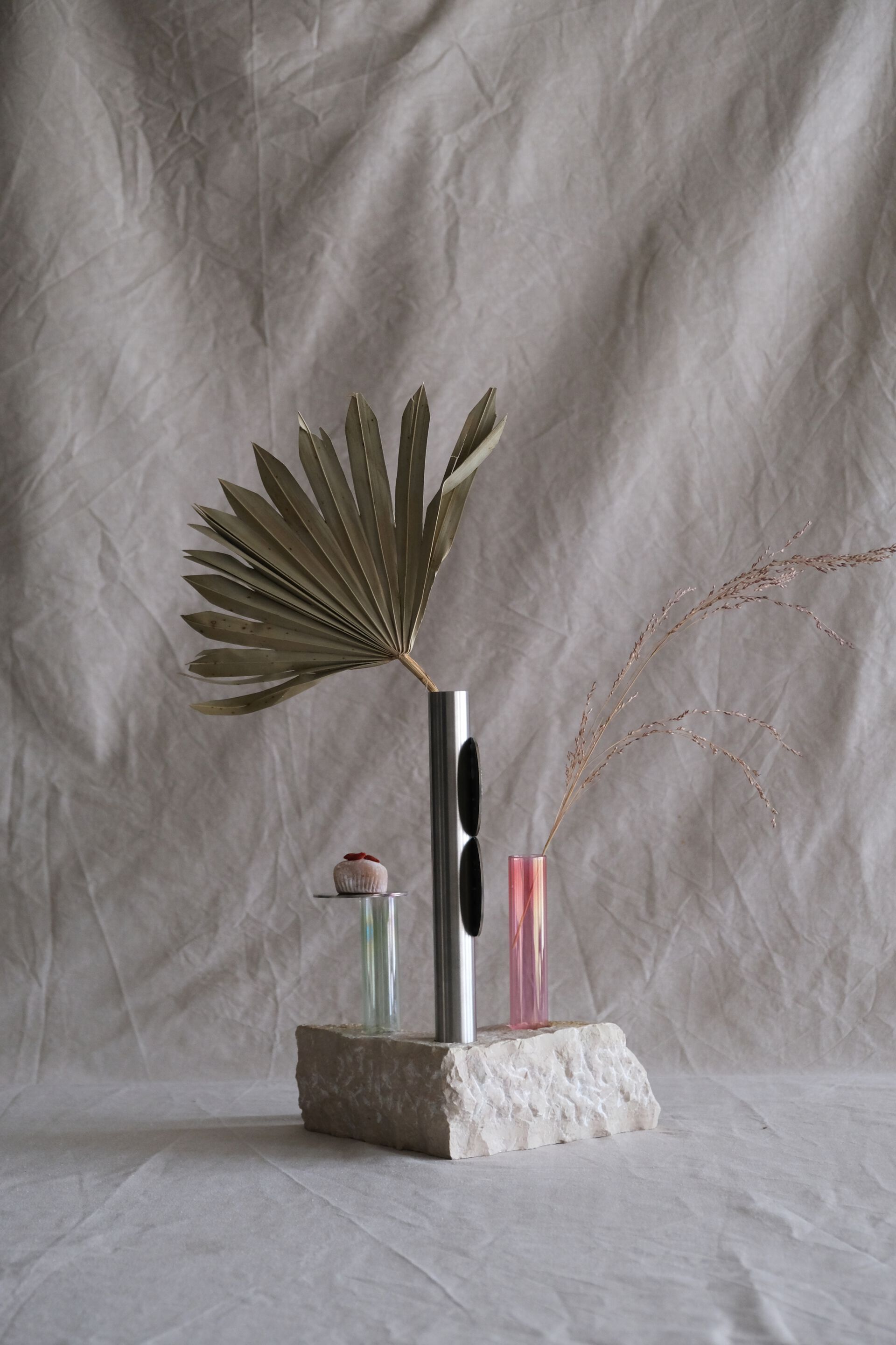 Мраморная ВАЗа Botticino, нержавеющая сталь и боросиликатное выдувное стекло VESTA FURNITURE Meteoriti ARCH-00097283 - Вид №1